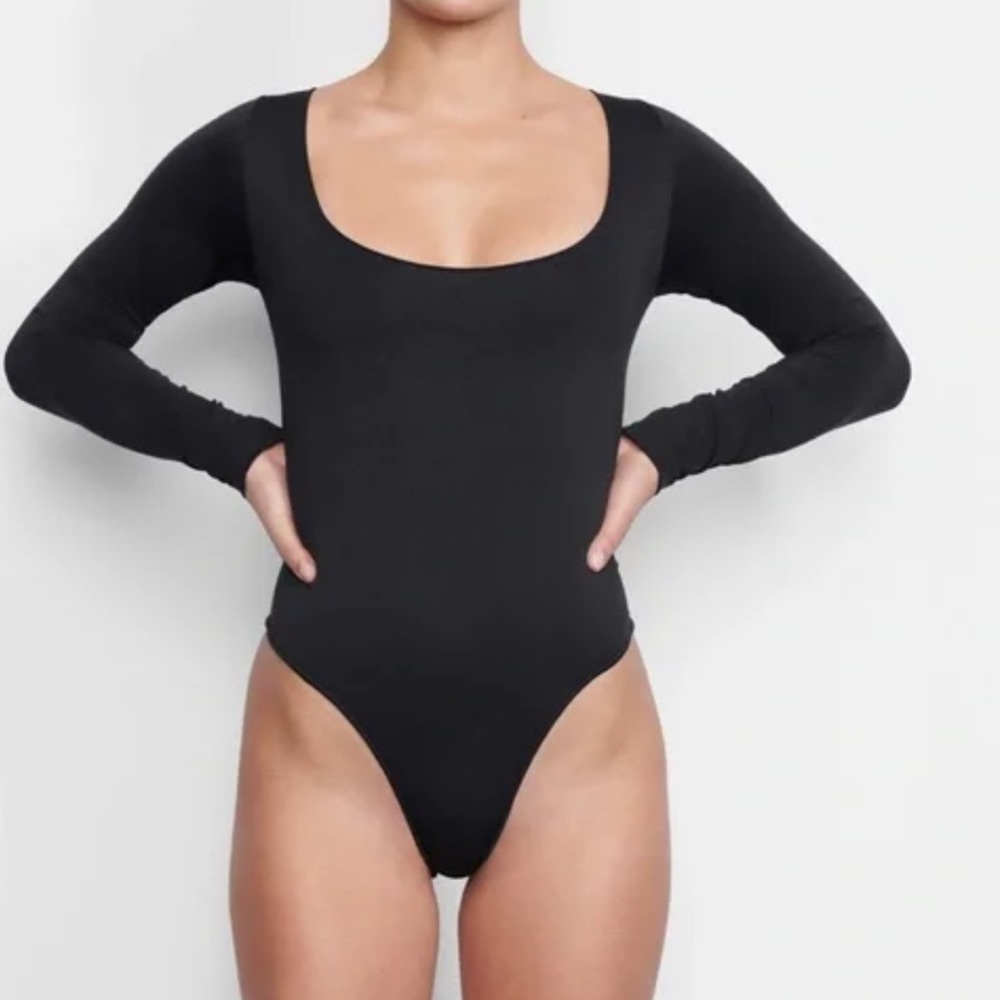 Skims bodysuit long sleeve